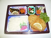 デラックストンカツ弁当